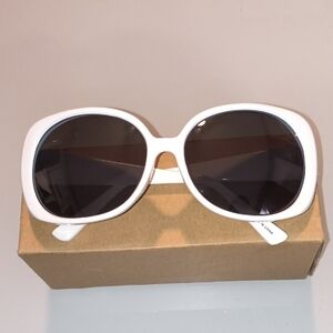 Paula Abdul Dazzling Elegant White Sunglasses